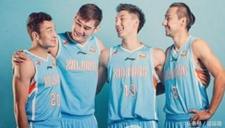如何在篮球表演赛中观察和发展个人技能_1